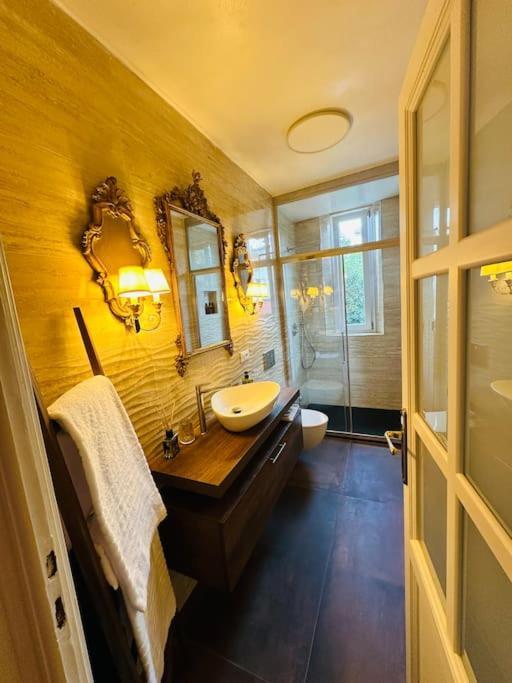 Apartment Santa Caterina Palace In Florence-3 Bedroom Florence