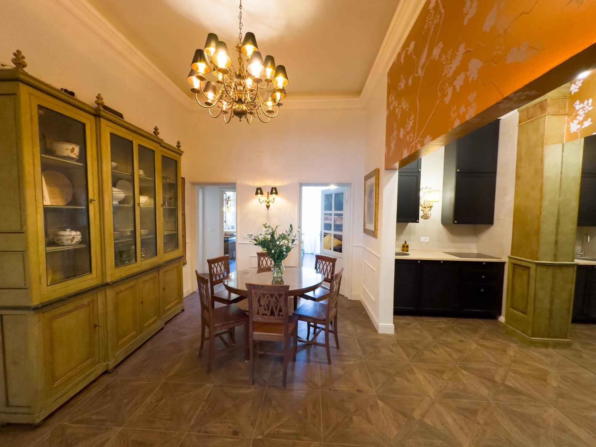 Santa Caterina Palace In Florence-3 Bedroom Apartment *
